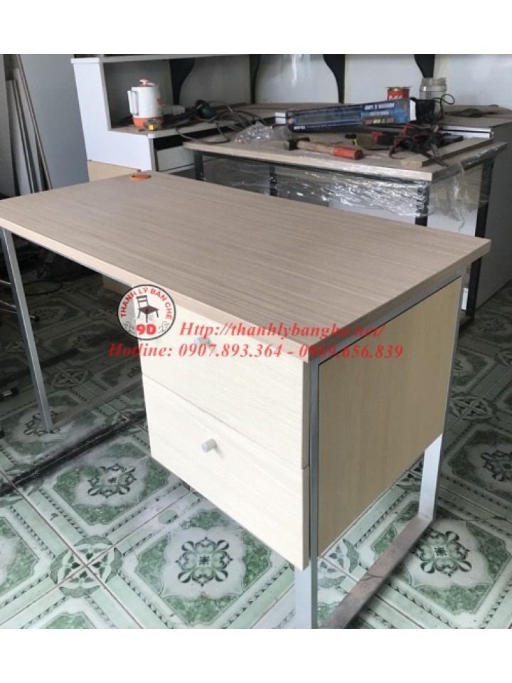 Thanh lý bàn làm việc chân sắt có học tủ